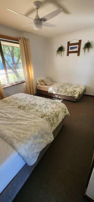 Abbey Beach Cottage Басселтон Экстерьер фото