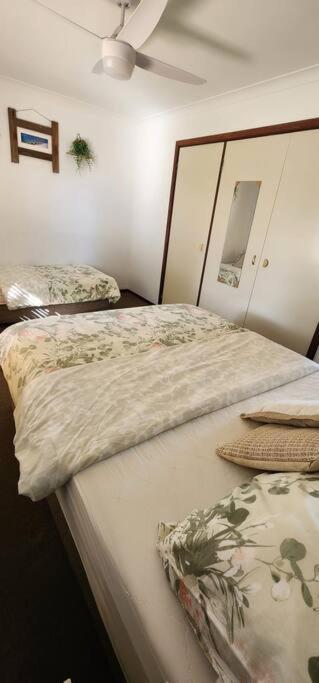 Abbey Beach Cottage Басселтон Экстерьер фото