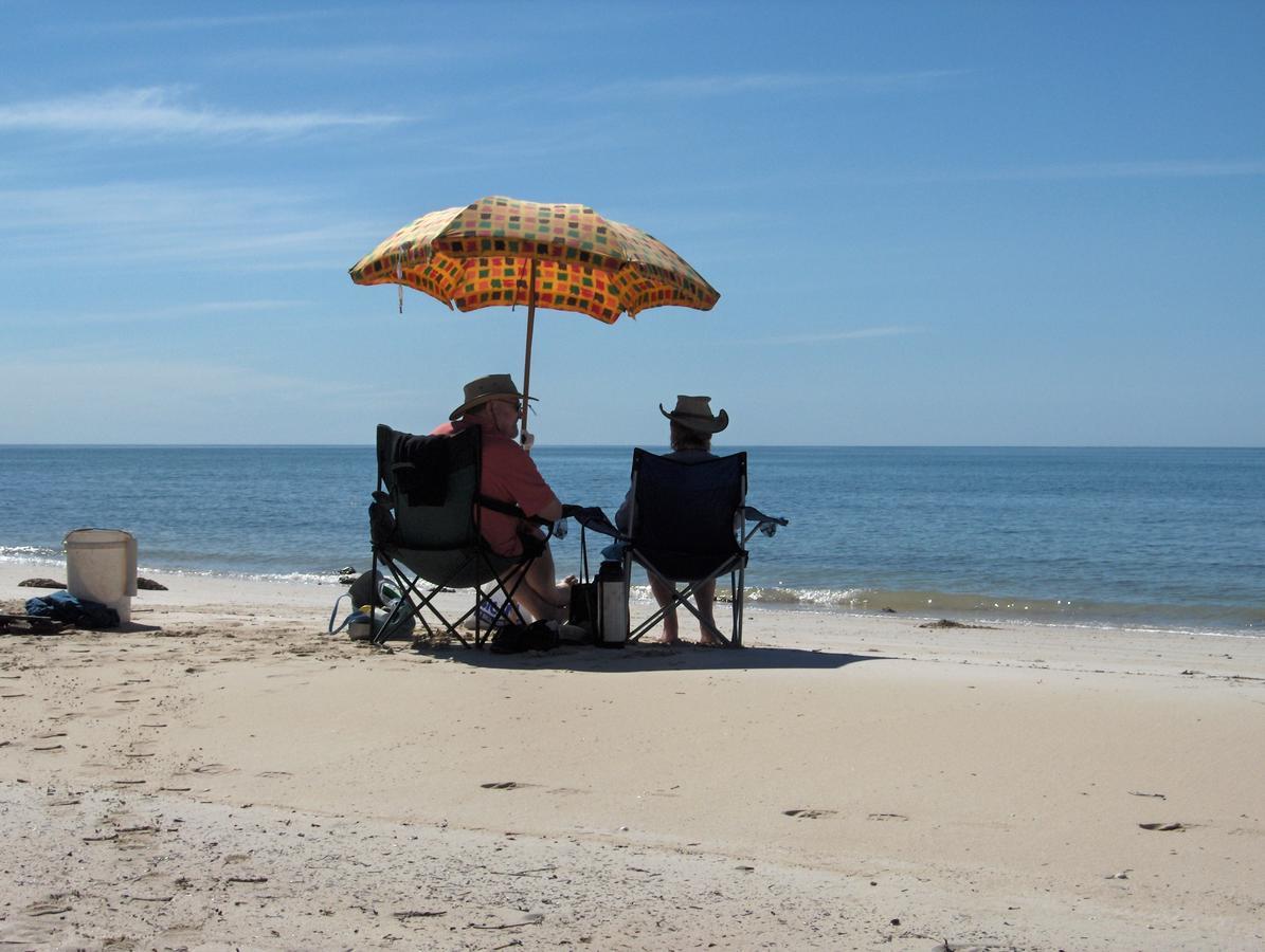 Abbey Beach Cottage Басселтон Экстерьер фото
